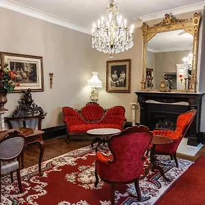 Le Clos Saint-louis Hotel